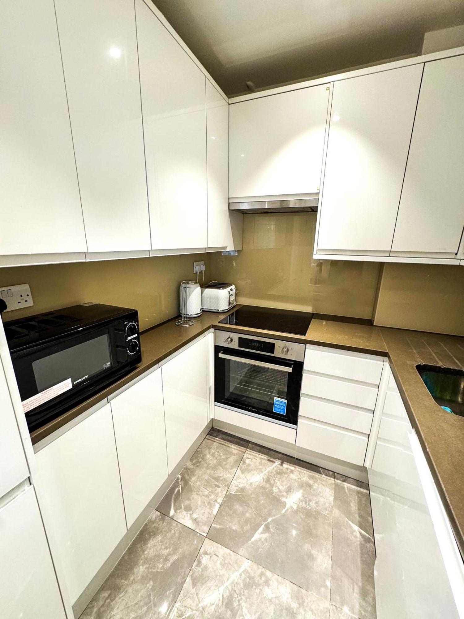 Hyde Park Corner Spacious 2 Bedroom Appartamento *