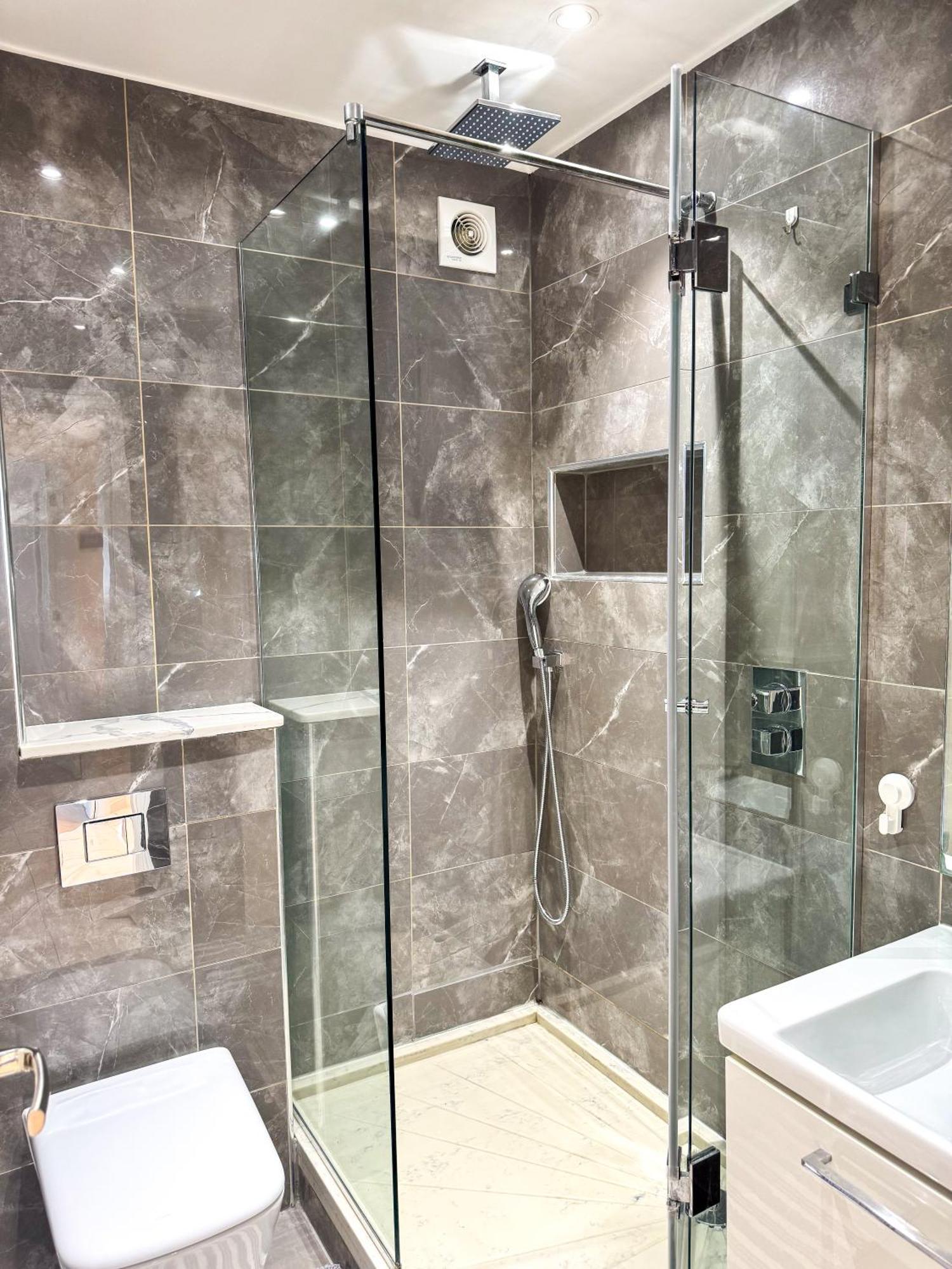 Hyde Park Corner Spacious 2 Bedroom Londra
