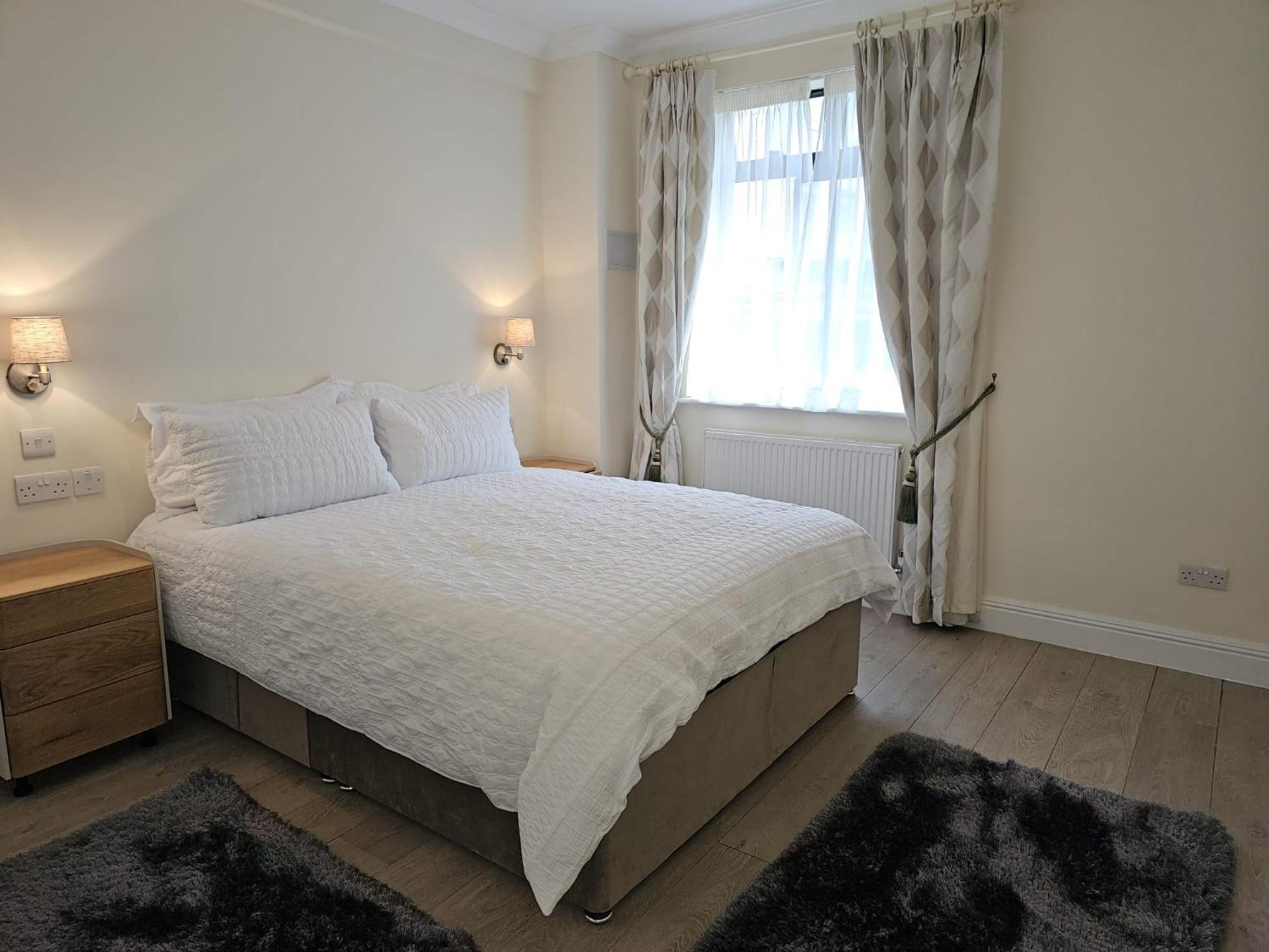 Hyde Park Corner Spacious 2 Bedroom Appartamento